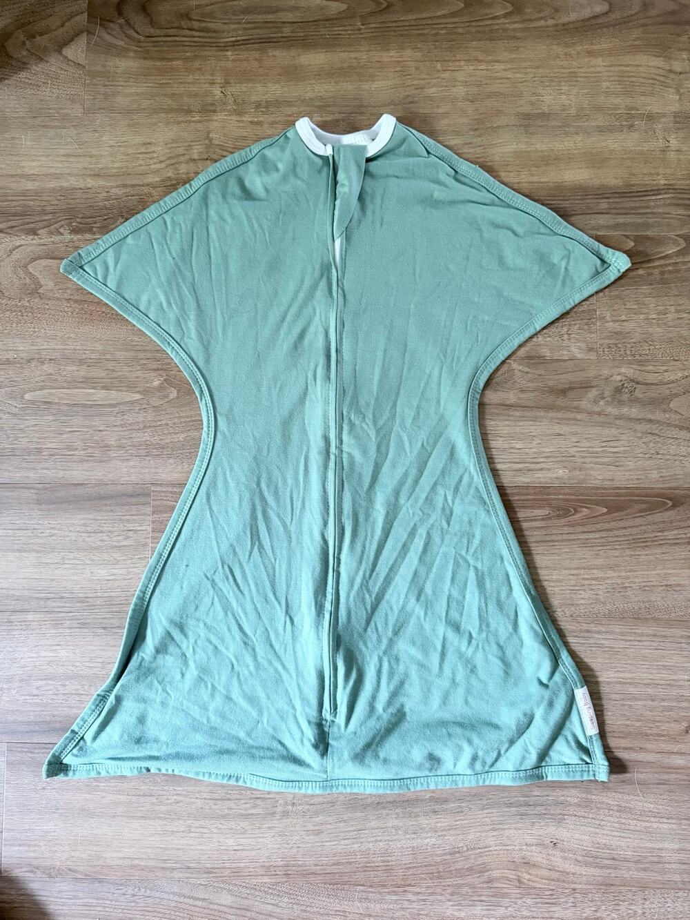 Sleeping Baby Zipadee-Zip Green Star Shaped Transition Swaddle-Size 4-8 months